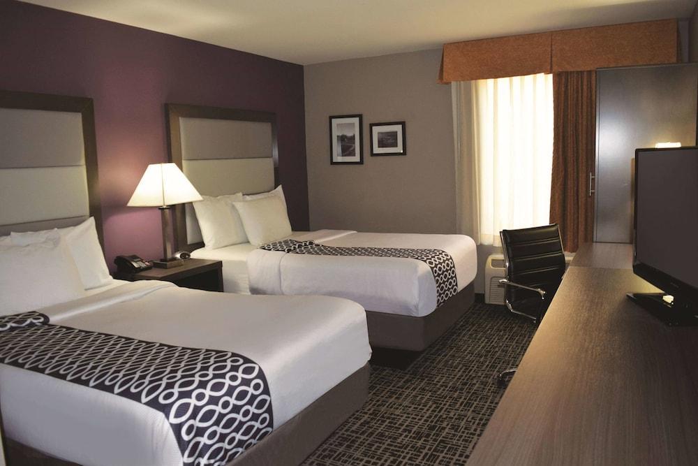La Quinta Inn By Wyndham Radford Esterno foto