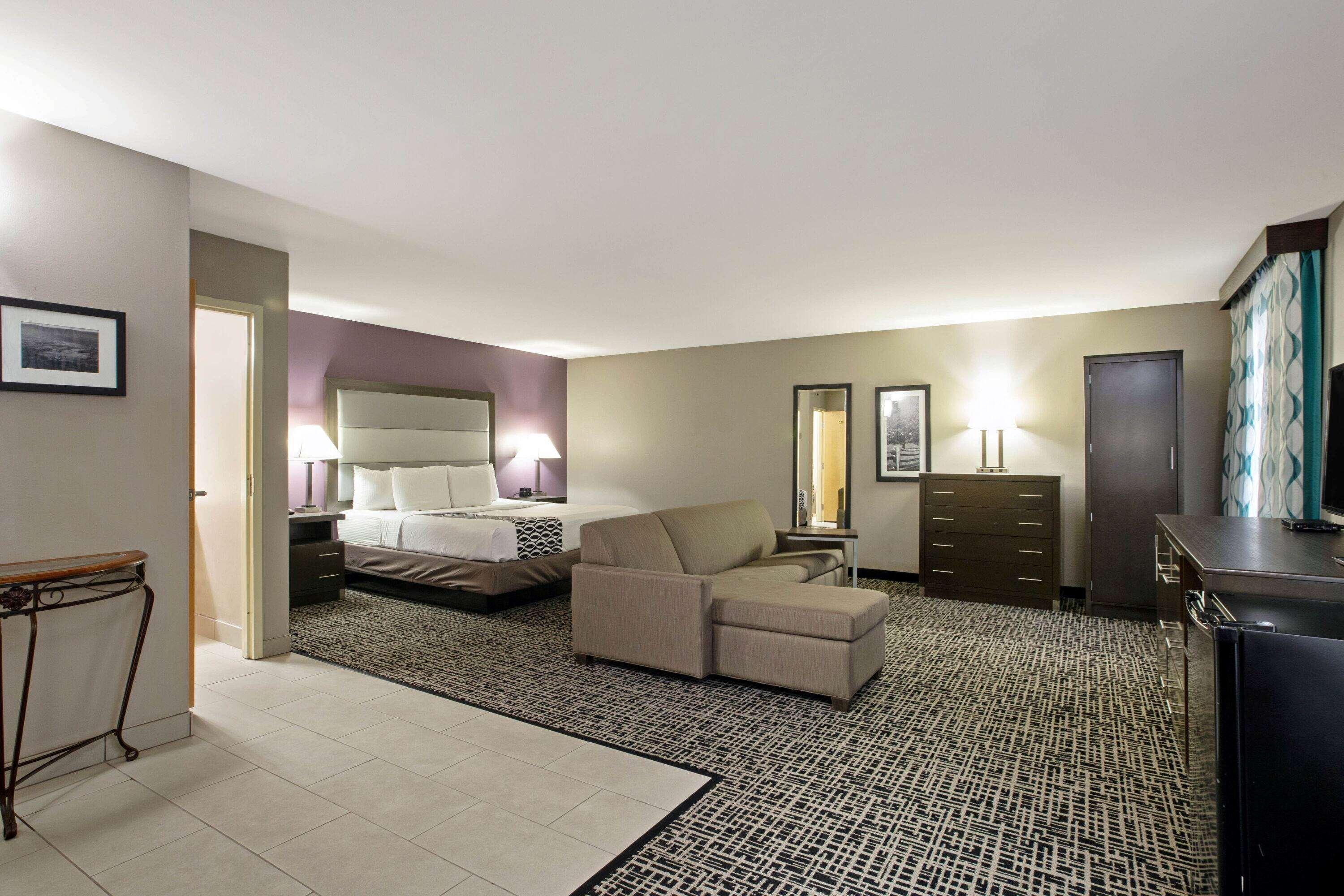 La Quinta Inn By Wyndham Radford Esterno foto