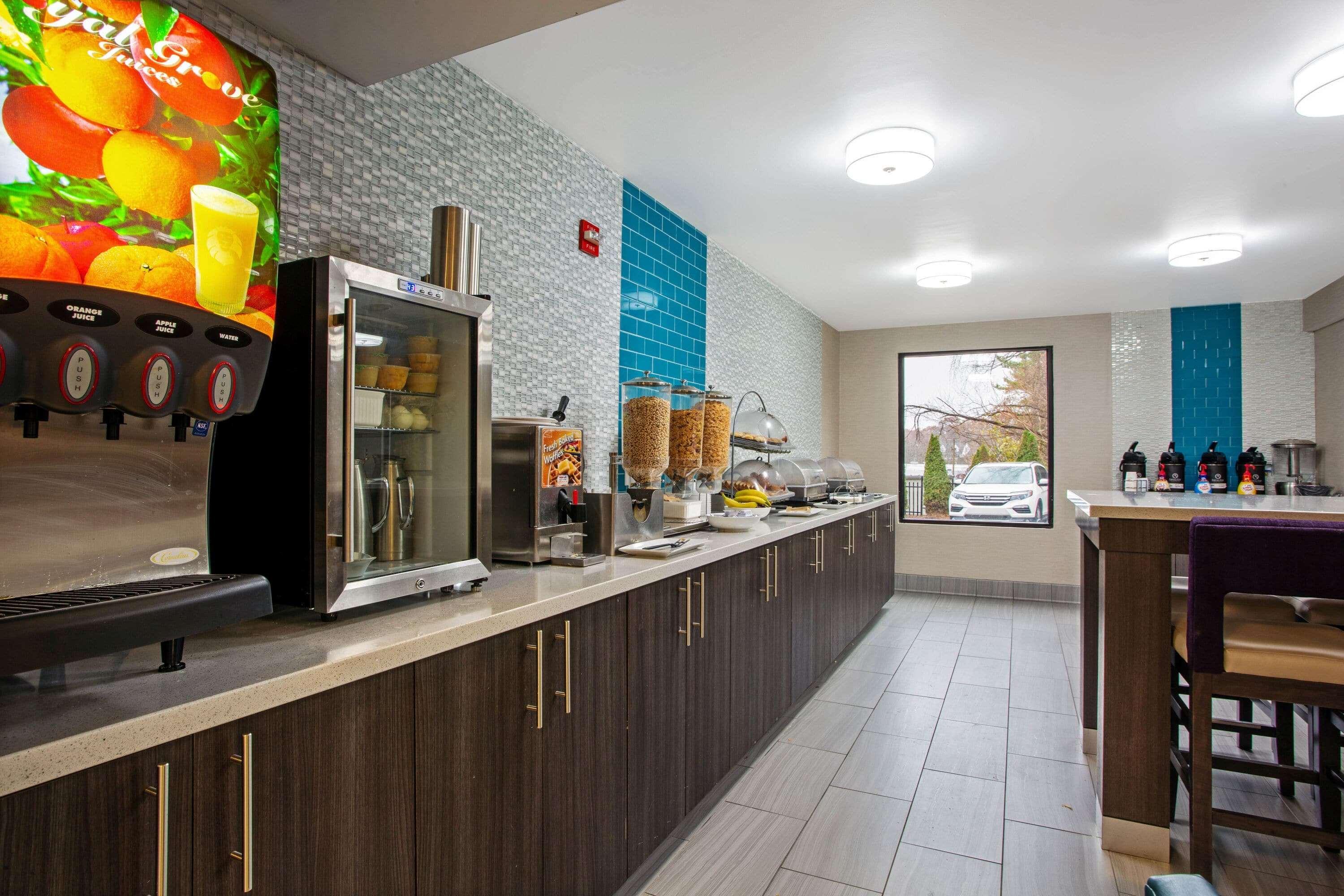La Quinta Inn By Wyndham Radford Esterno foto