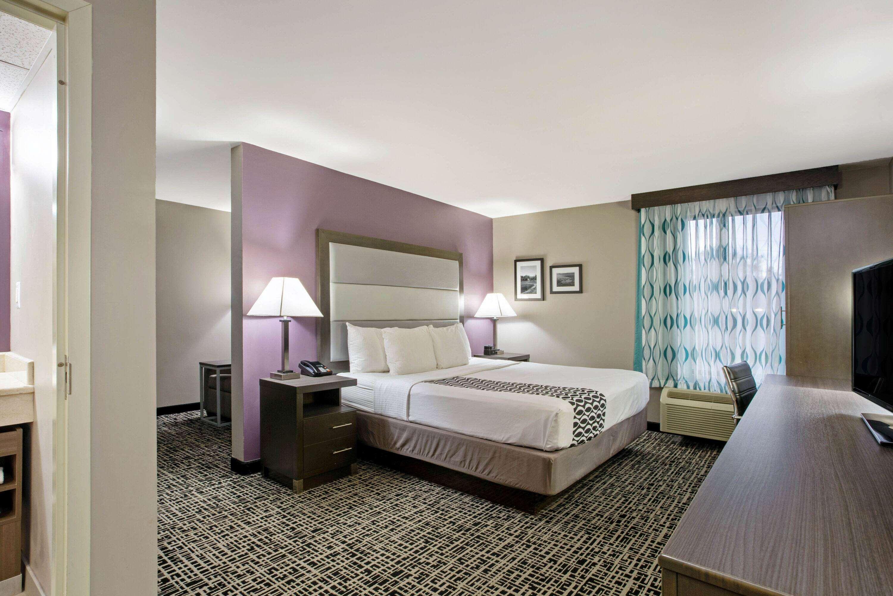 La Quinta Inn By Wyndham Radford Esterno foto