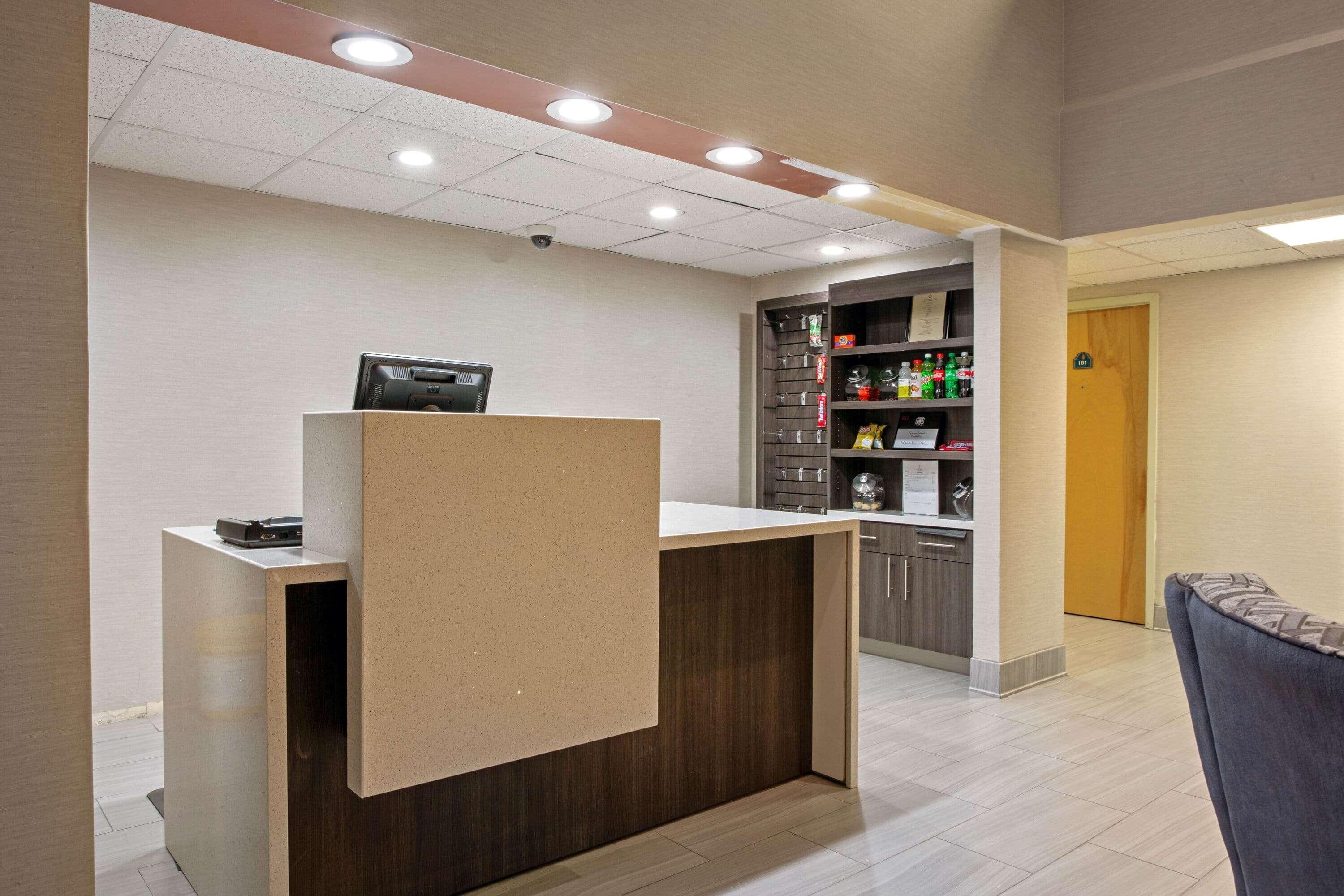 La Quinta Inn By Wyndham Radford Esterno foto
