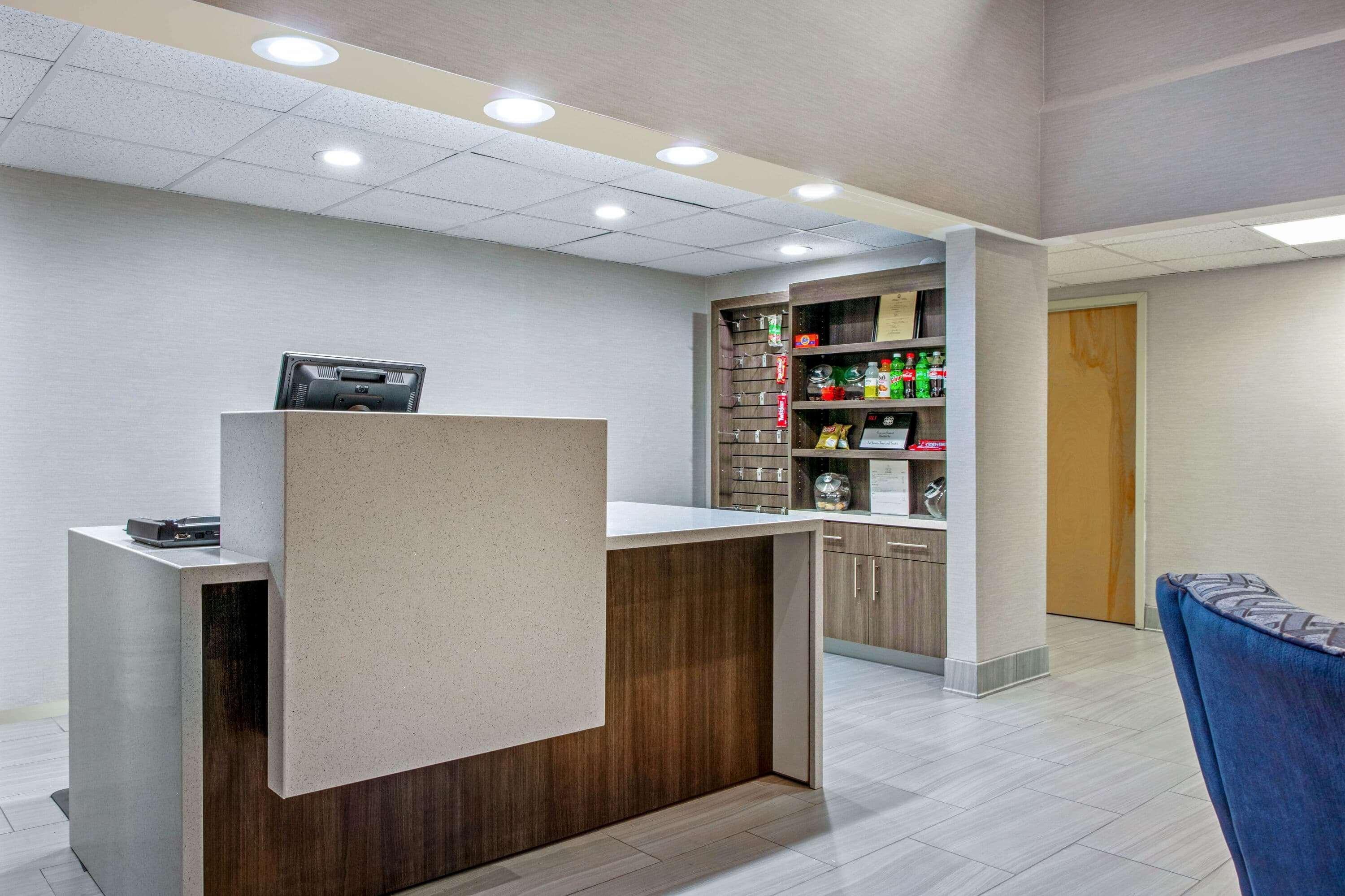La Quinta Inn By Wyndham Radford Esterno foto