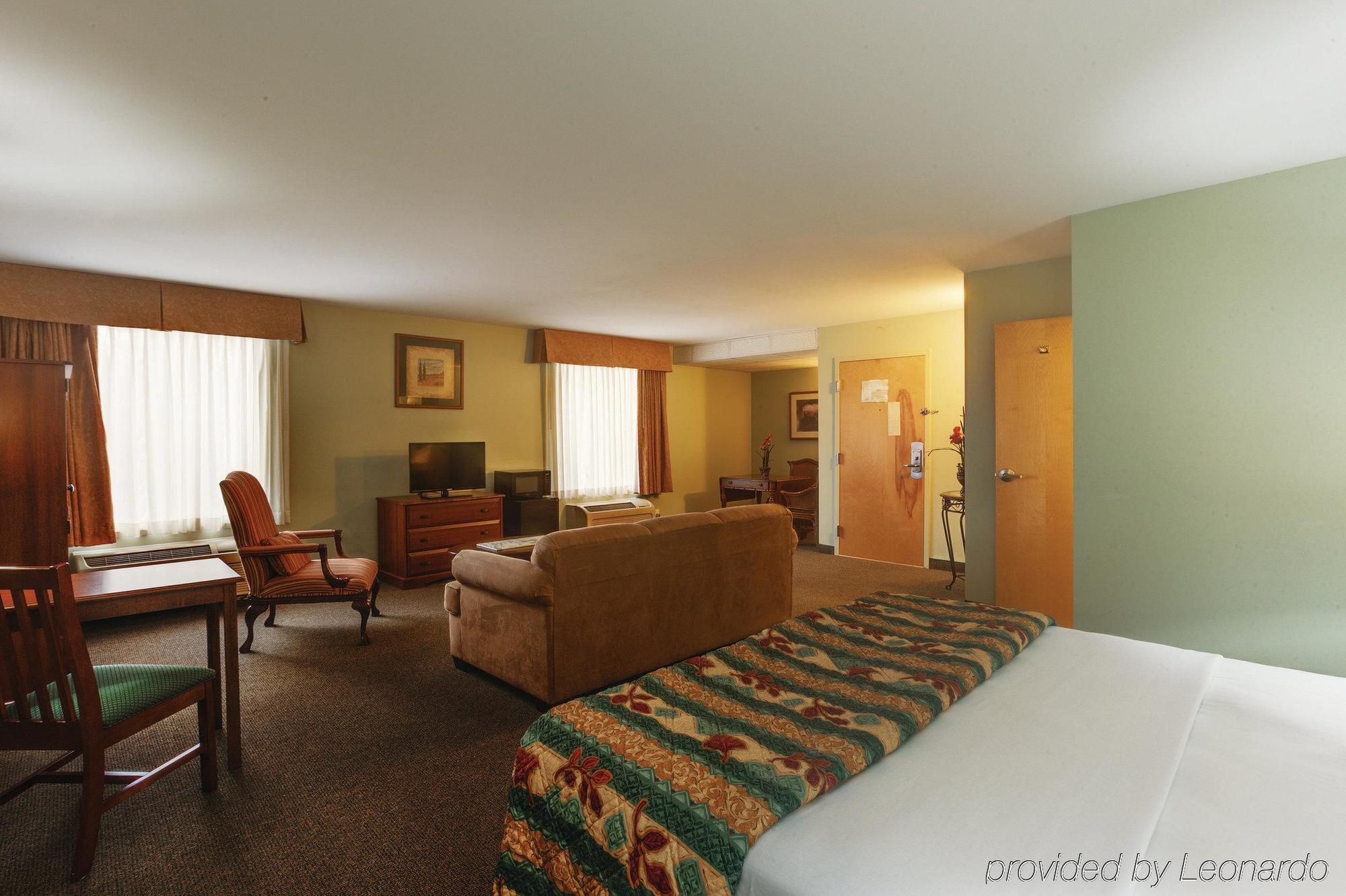 La Quinta Inn By Wyndham Radford Esterno foto