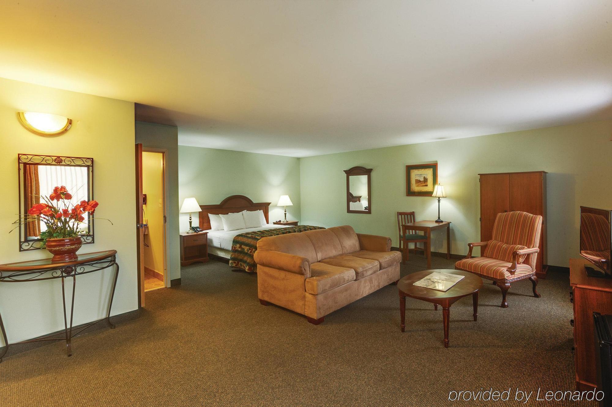 La Quinta Inn By Wyndham Radford Esterno foto