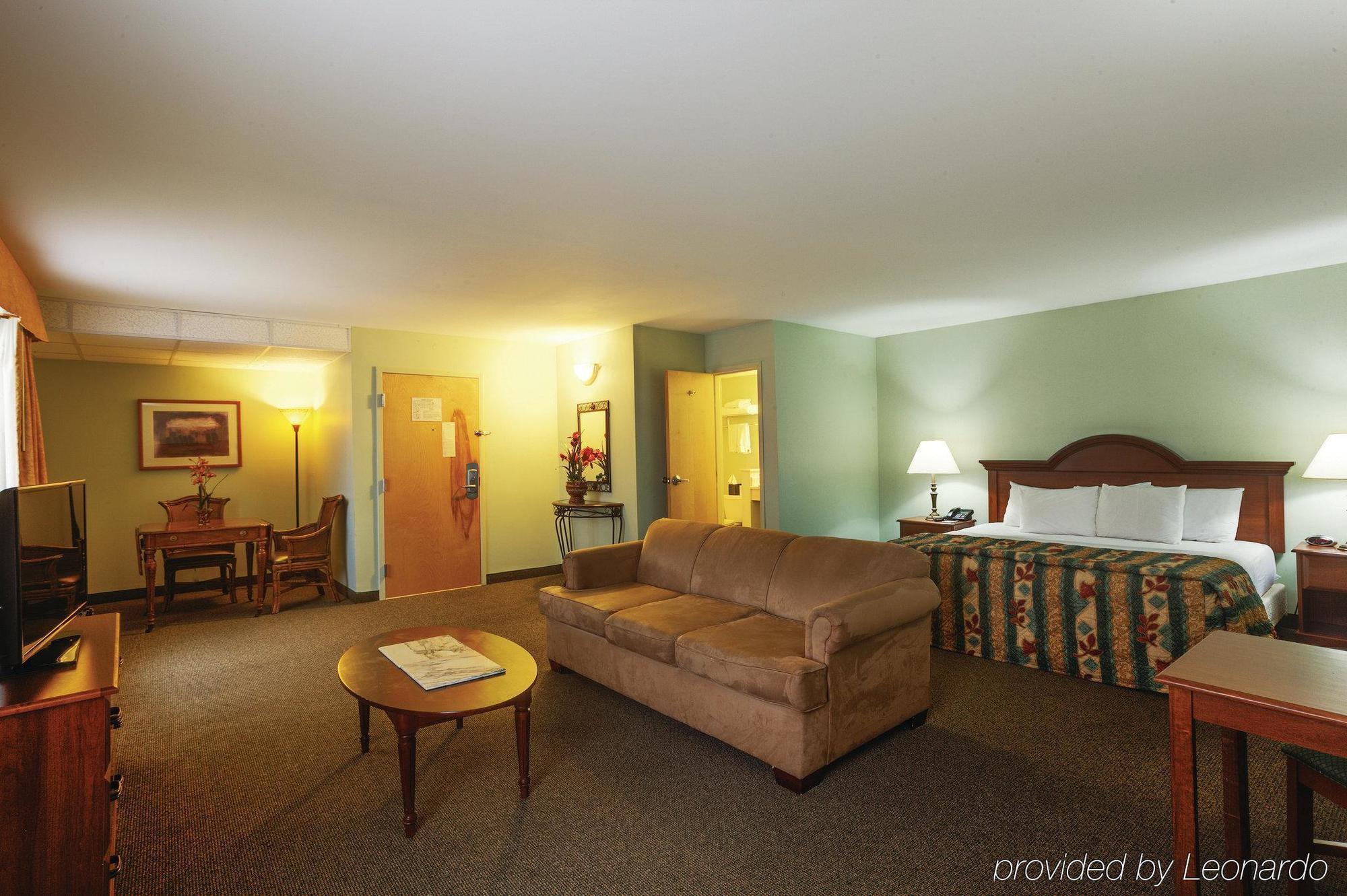 La Quinta Inn By Wyndham Radford Esterno foto