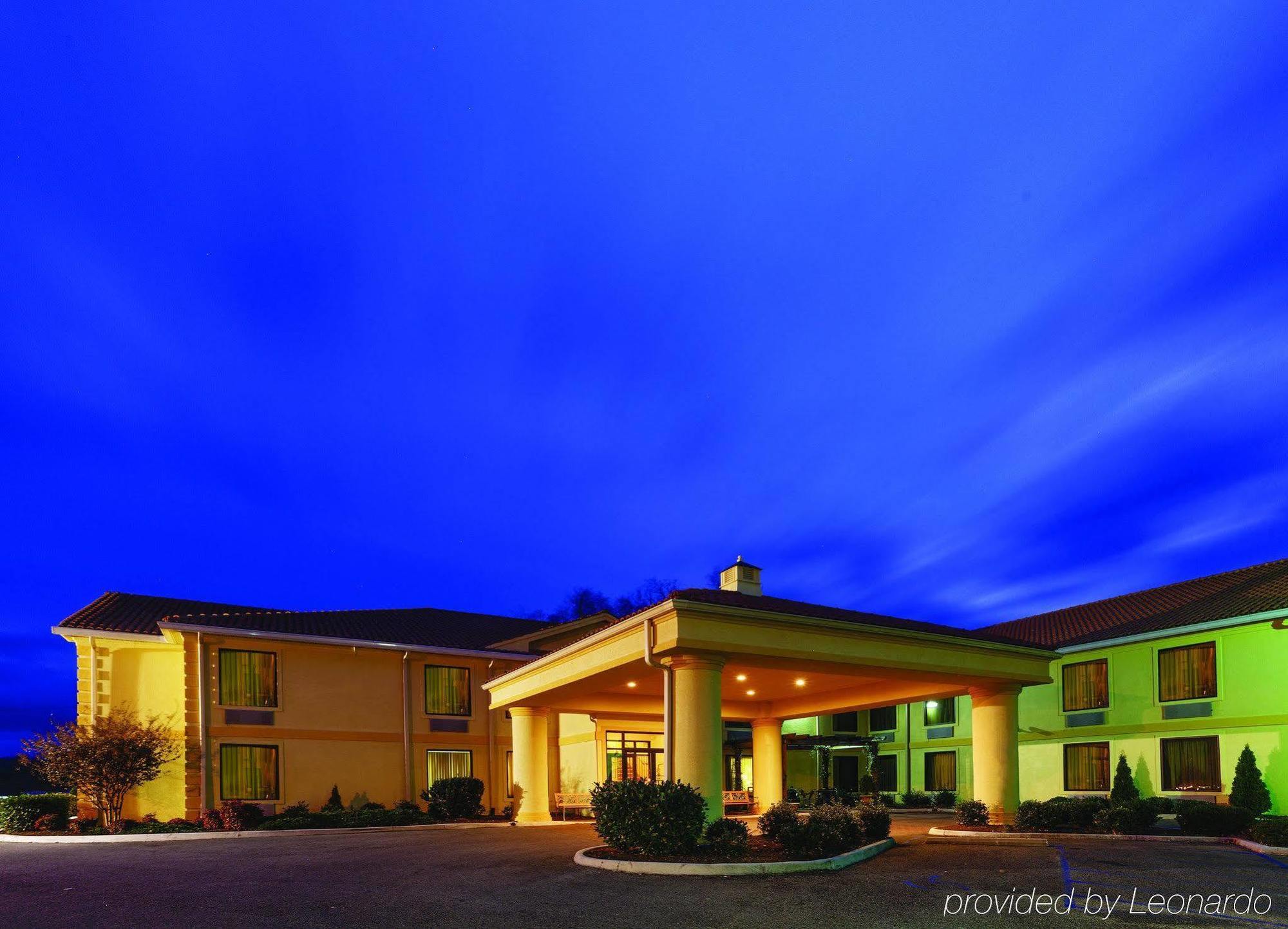 La Quinta Inn By Wyndham Radford Esterno foto